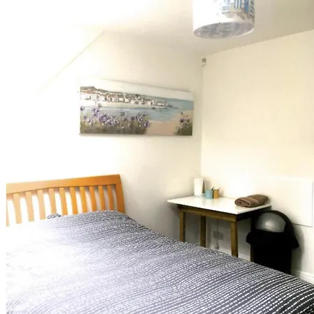 Hostel Tolcarne *