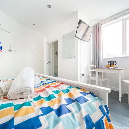Tolcarne Hostel