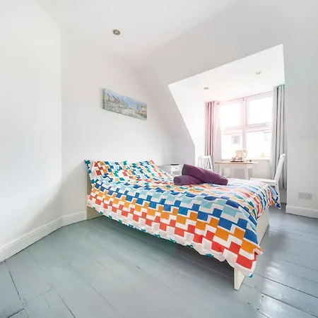 Hostel Tolcarne