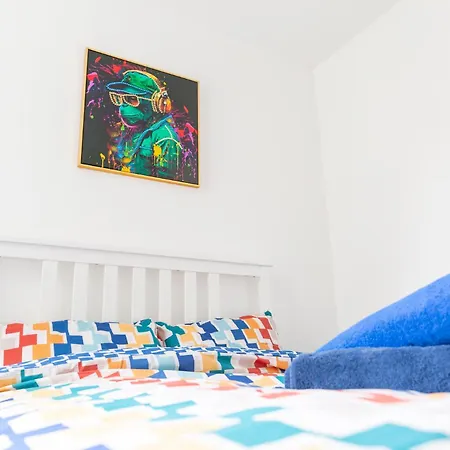 Hostel Tolcarne *